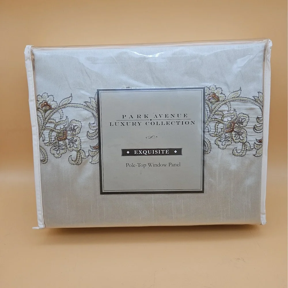 Park Avenue Luxury Collection Exquisit Window Panels with Tie Backs Light Green